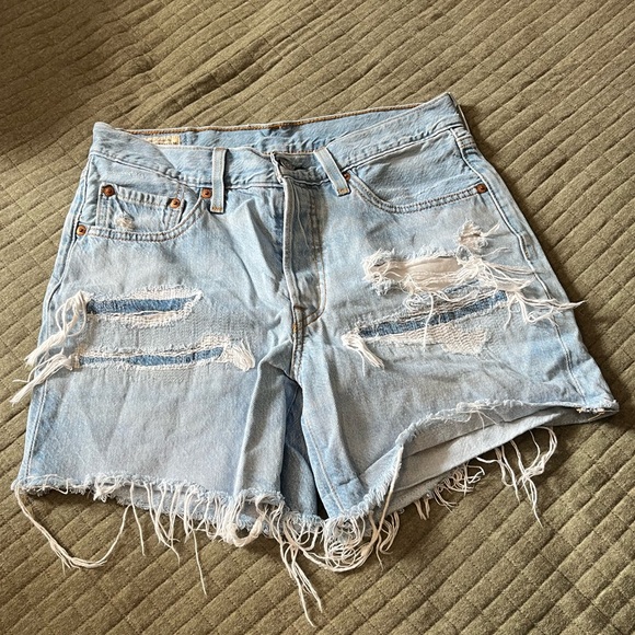 Levi's® Premium 501® Original Fit High Rise Women's Shorts, Size 27 - Picture 1 of 4